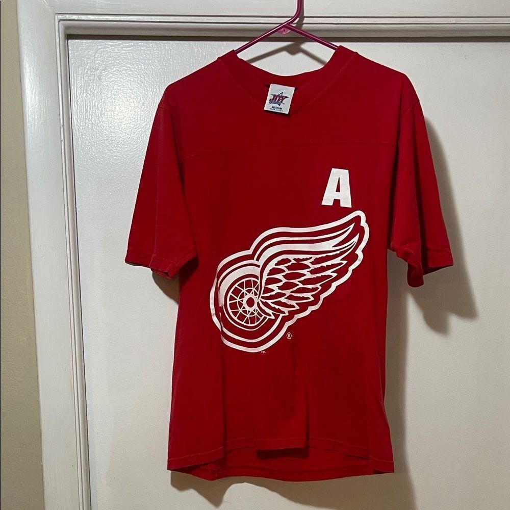 Red Detroit Red Wings Graphic Tee with White Logo #14 shanahan size medium